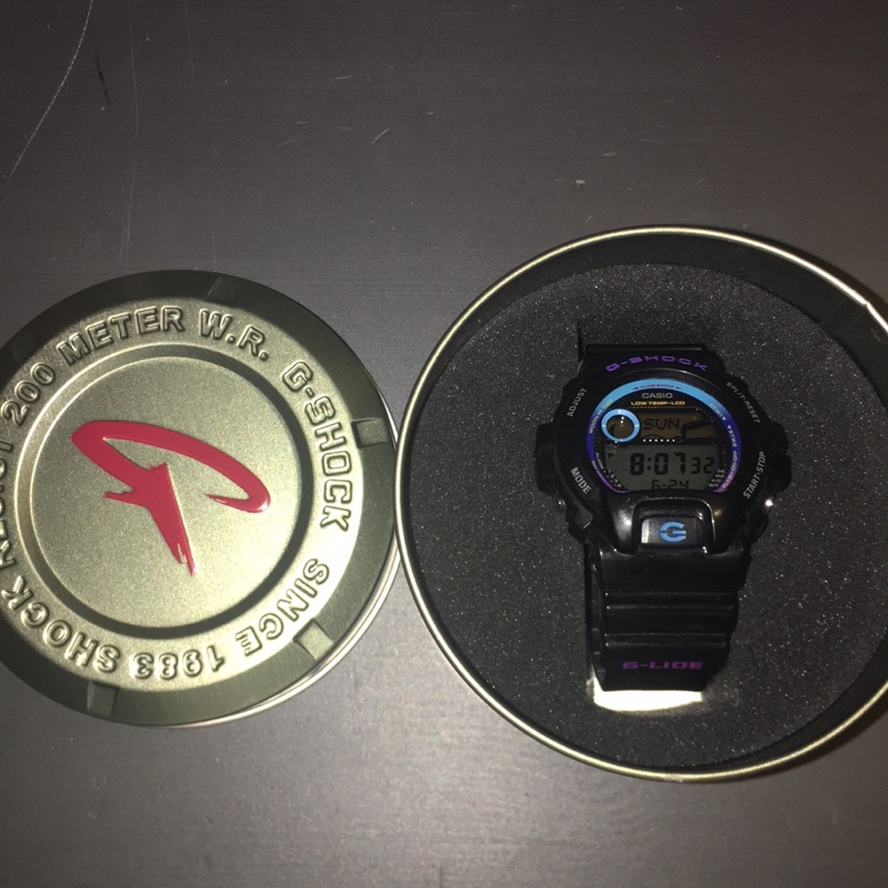 G-shock black/purple Watch